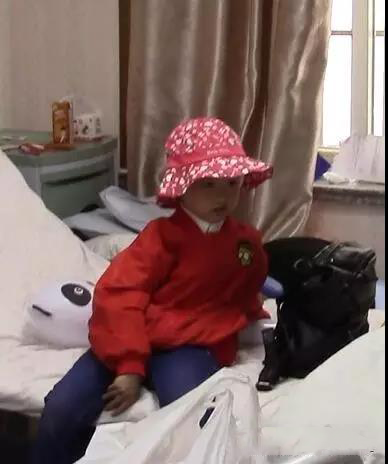  小然爸爸：幸亏有了他 孩子才能不受苦再造耳朵